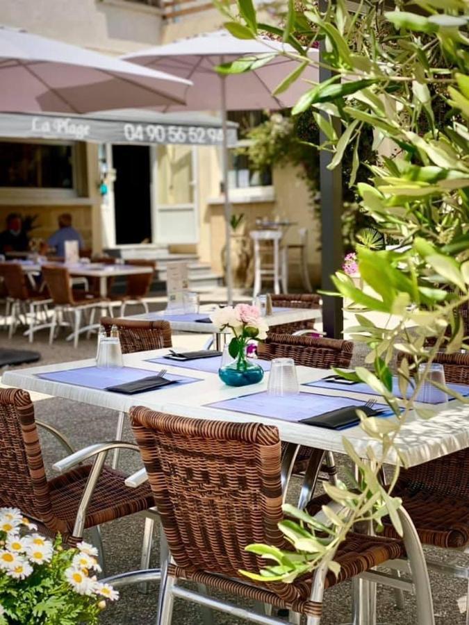 Hotel Restaurant La Plage Port-Saint-Louis-du-Rhône Exterior photo